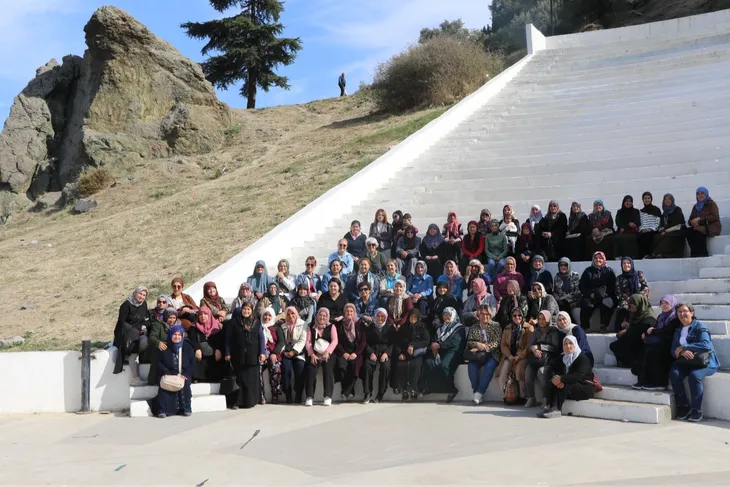 Demircili kadınlar ‘Adım Adım Manisa’yı gezdi